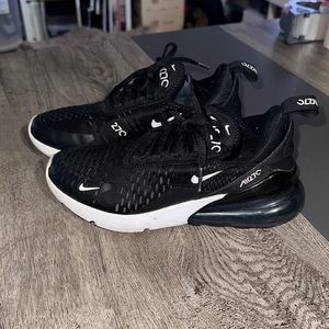 NIKE Airmax 270